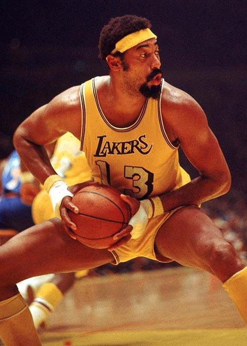 张伯伦准时归队，球队士气大为提升