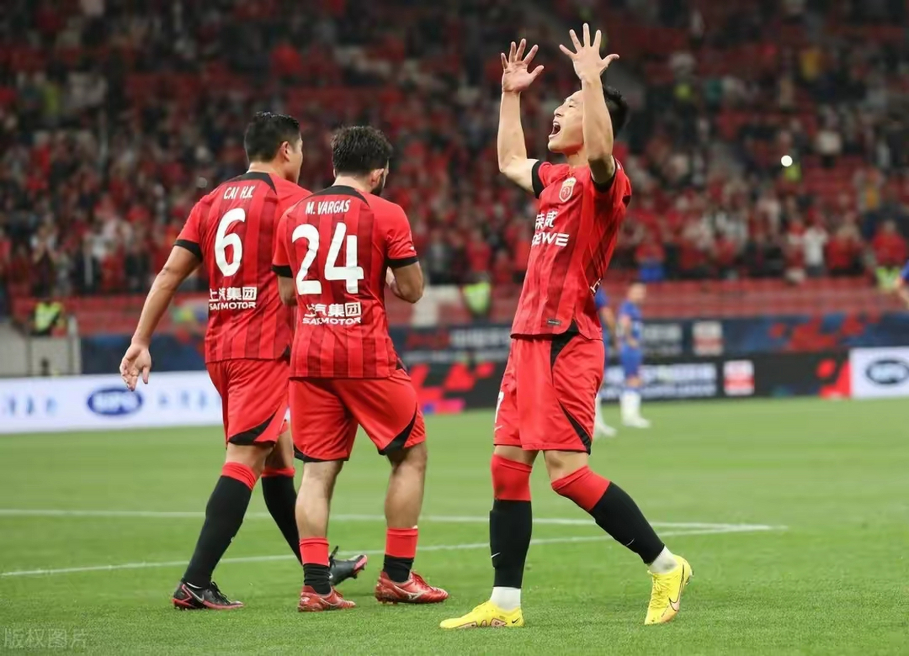 新葡京娱乐城-沪上德比中申花战胜上港，豪取三分